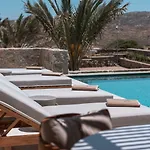 Noir Mykonos *